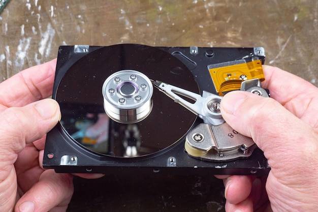 Jak naprawić dysk zewnętrzny po upadku?