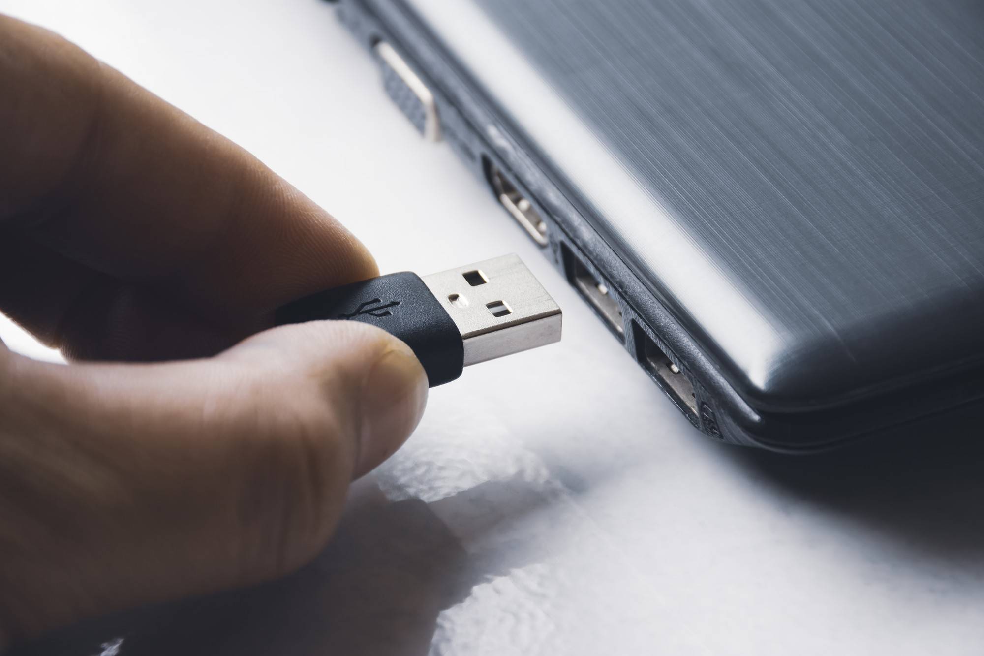 Jak usunąć z pendrive zabezpieczenie przed zapisem?
